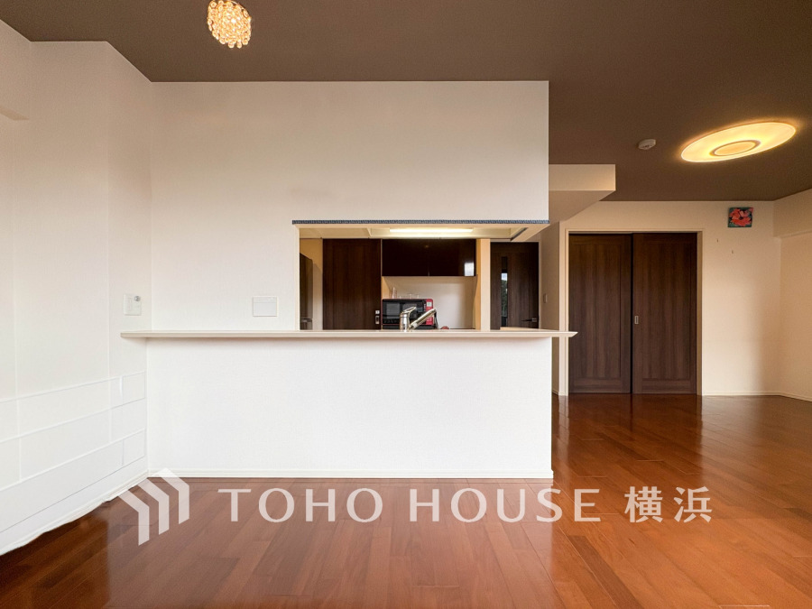 LDKは広々した大空間。家族やお客様との時間など、多くの時を刻む空間。何気なく過ぎる時でさえも上質なひと時となる快適な空間を目指して。