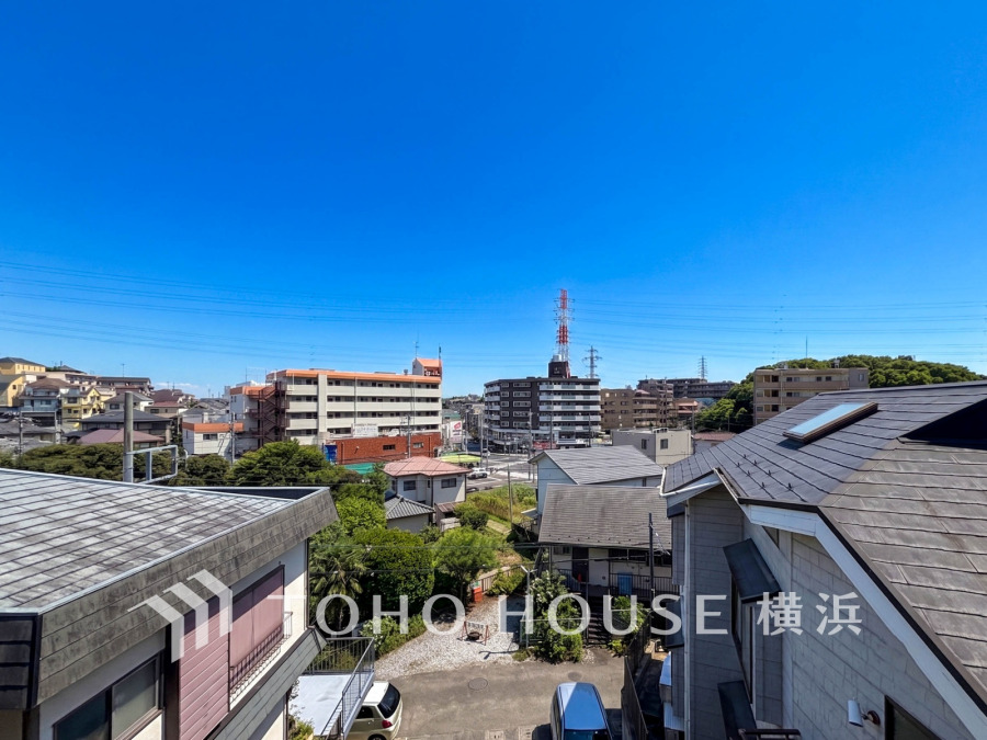 開放感があり、遮るものもなく気持ちのいい景色が広がります。お部屋にも爽やかな風と暖かく柔らかな日差しが差し込み、毎日の暮らしを豊かに彩ります。