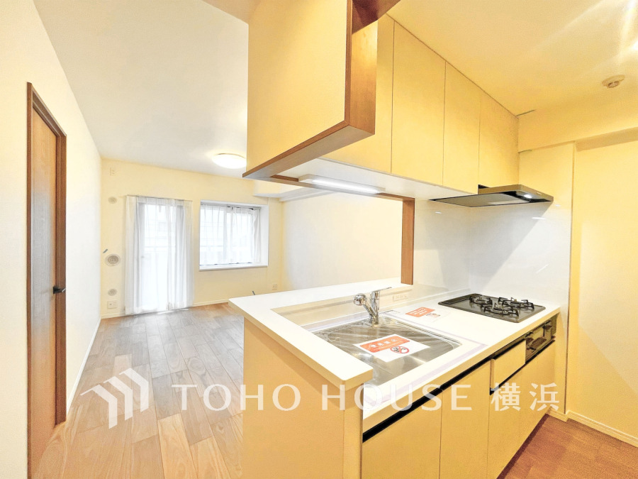 開放的な対面キッチンは、リビングで寛ぐご家族と会話をしながらお料理が出来ます。