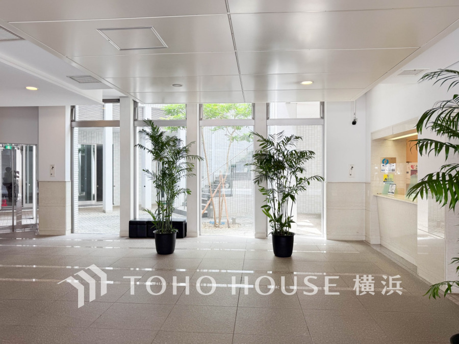 上質感漂うエントランス。めまぐるしく過ぎ行く日々の中でゆったりとした休息と癒しを提供してくれる居住者のプライベート空間があります。