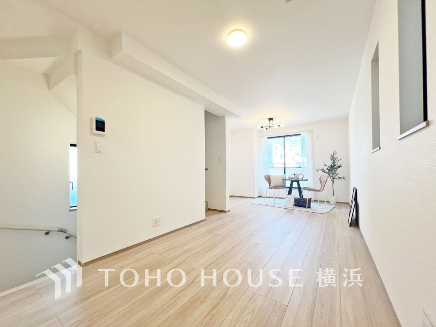 上質な時間を育む暮らしのメインステージ。寛ぎとコミュニケーションを育む居心地のよい場所。ここで楽しむ家族の時間が絆をより深めてくれそうです。