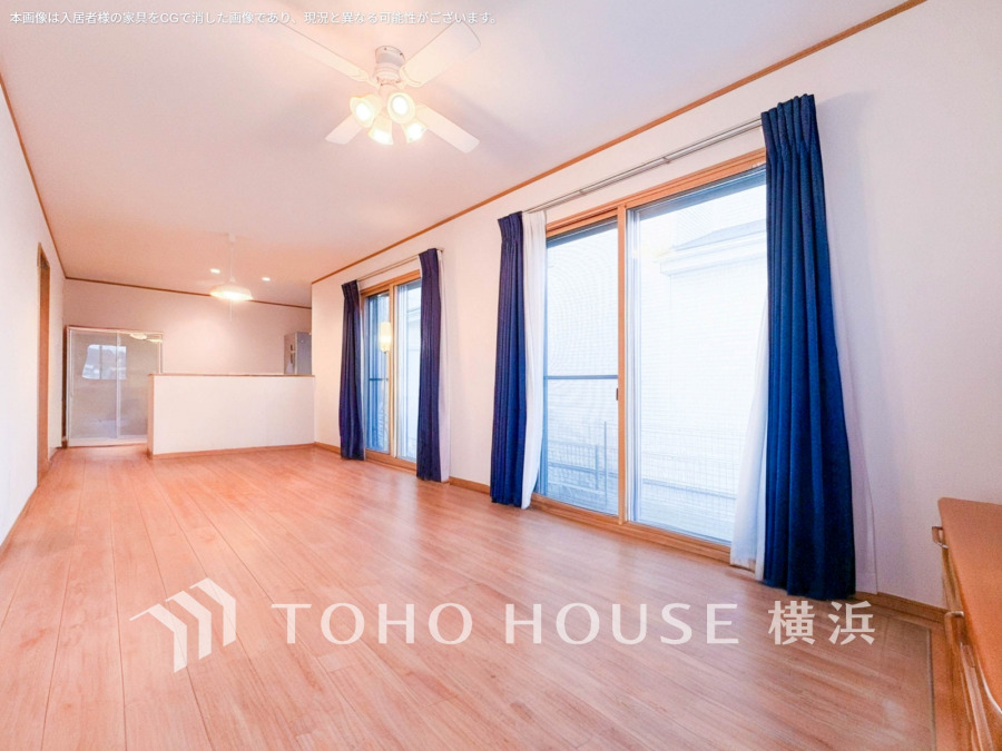 広々としたリビングダイニングは、シックでモダンな内装。落ち着いた雰囲気に包まれてゆったりと家族団らんのひとときを過ごせます。（居住中のためAIにて家具を消しています）