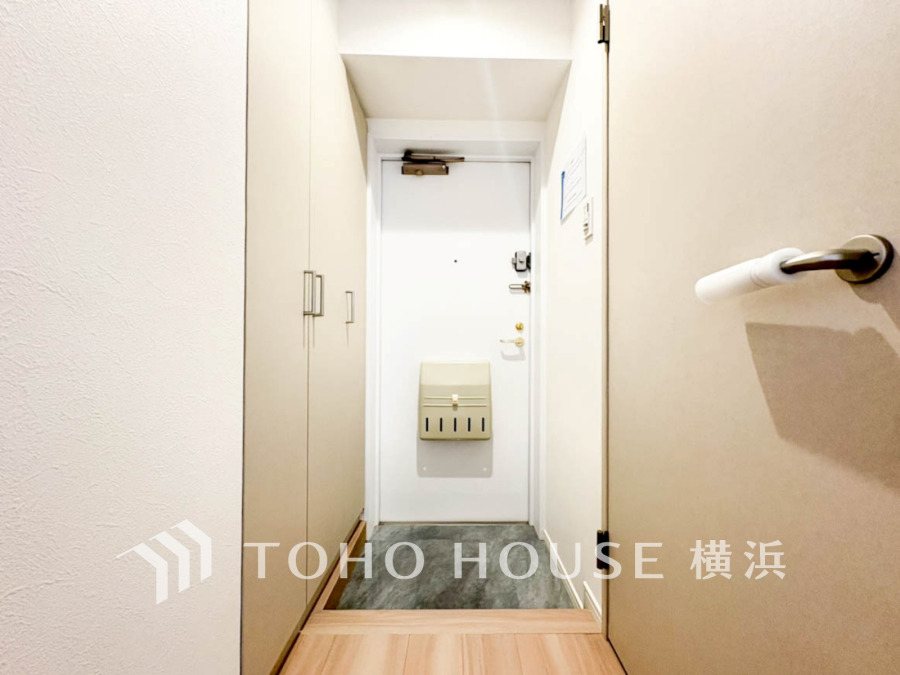 ご家族の帰り、訪れる方を優しく迎え、やすらぎに満ちた生活空間を予感させる。健やかな暮らしを楽しめそう。