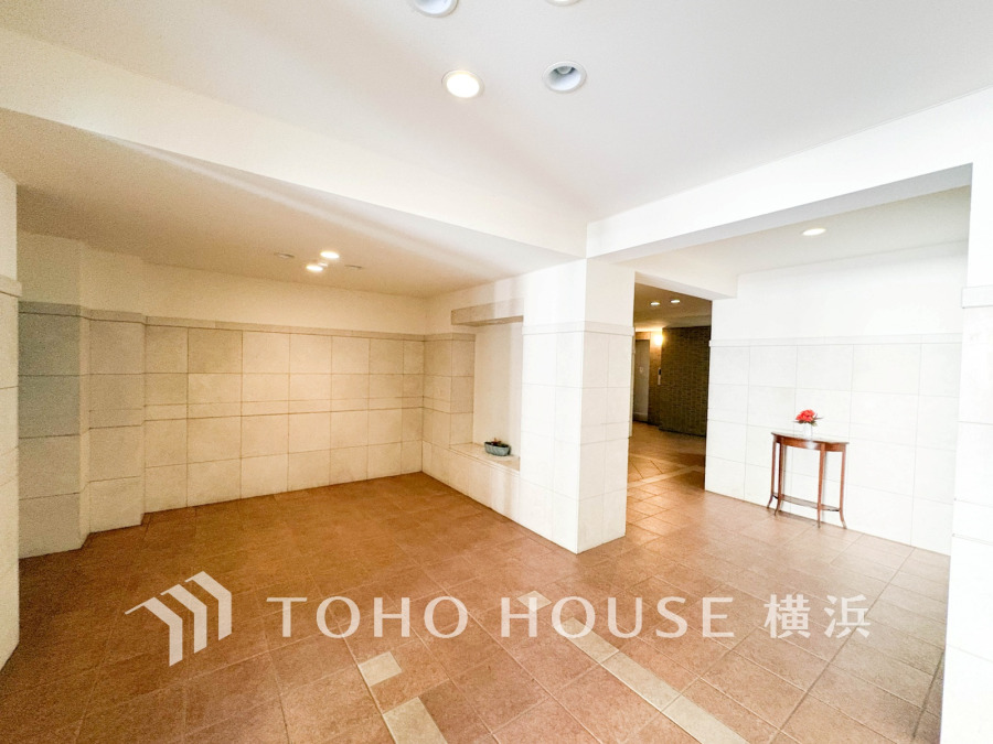 格調と気品を息づかせたエントランス。住む人や訪れる人をやさしくエスコートします。
