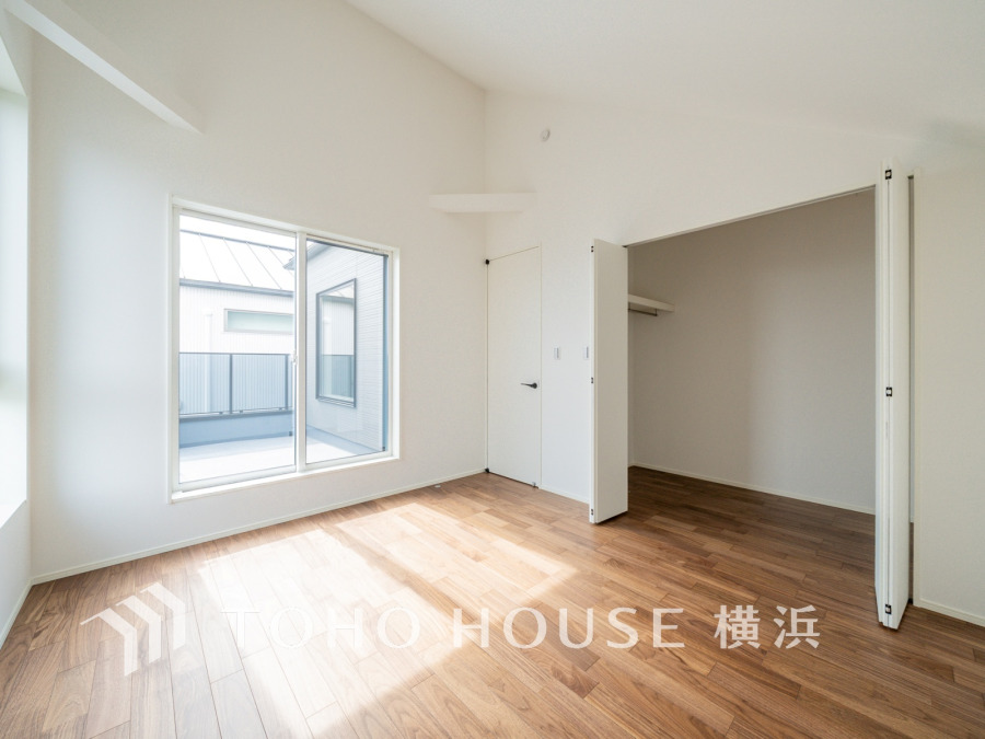 家族一人ひとりの大切なプライベート空間。趣味・感性で個性的に飾って頂けるようシンプルに仕上げてあります。自分時間を充実させながら心豊かなひとときを過ごすための大切な空間。