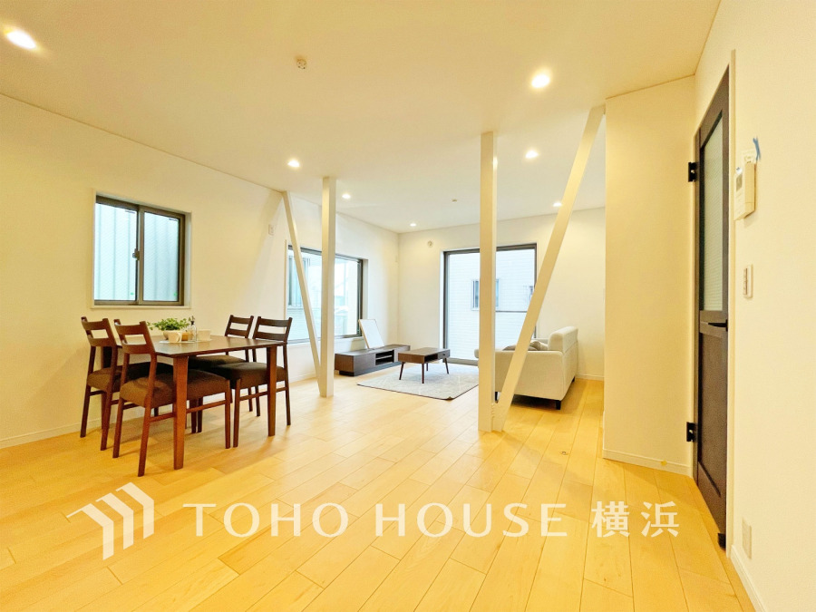 オープンでのびやかな空間を生み出す、こだわりの「広がり」と「ゆとり」。家族と過ごす時間を大切にした住空間♪