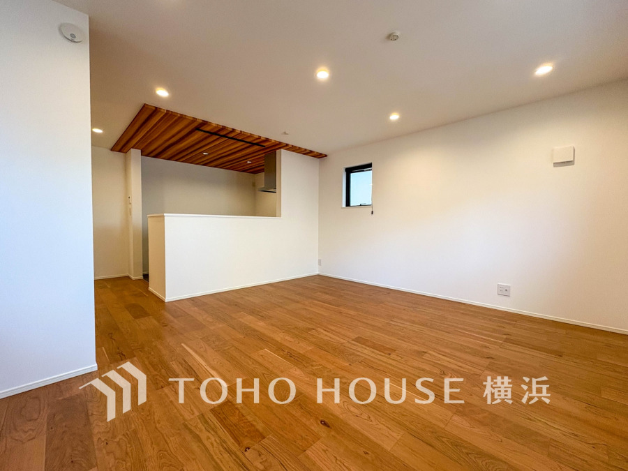 一日の中で多くの時間を過ごすことになる住まいだからこそ、いつも穏やかな空間であるように心掛けています。構成する建材などへの配慮が、住まう方の健康を守ります。