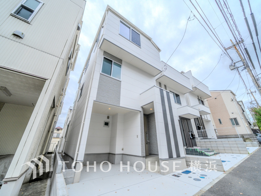 爽やかな青空の下に贅沢なほどに降り注ぐ陽光、豊かな居住性と、クオリティが見事に調和した住空間は、住まうことの喜びを感じさせてくれます。