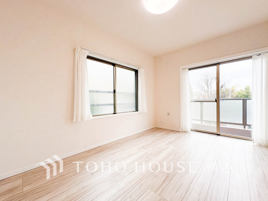 快適に過ごす条件は、一人ひとり違います。飾リ過ぎないシンプルな内装と偏り過ぎないデザインで統一しております。居住していく中でオーナー様だけの【マイホーム】に創り上げて下さい。