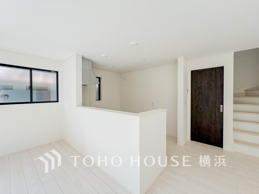 一日の中で多くの時間を過ごすことになる住まいだからこそ、いつも穏やかな空間であるように心掛けています。構成する建材などへの配慮が、住まう方の健康を守ります。