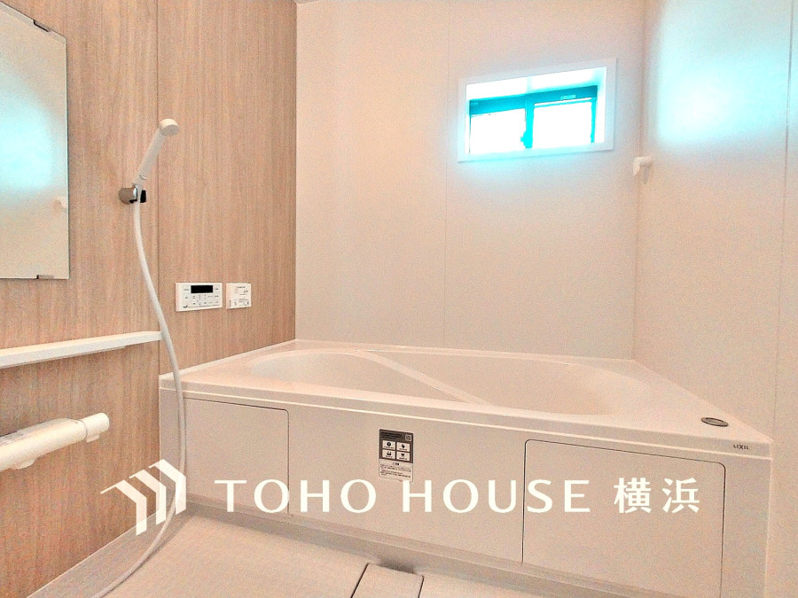 1日の疲れを取り心身を癒すことができる住まいの中のリラクゼーション空間、バスルーム。心からゆったりと寛いでいただけるよう、ゆとりのスペースを確保しています。