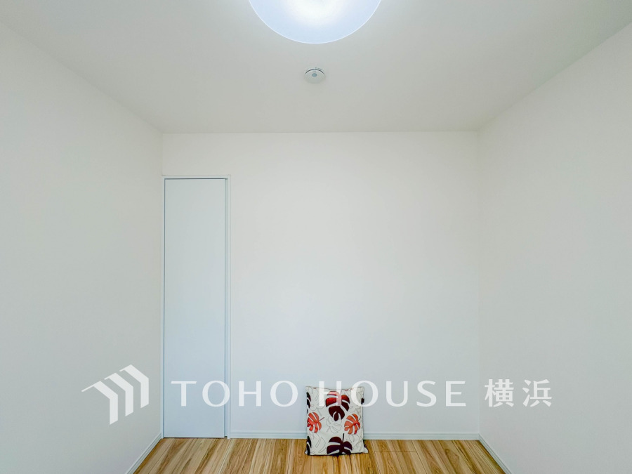 快適に過ごす条件は、一人ひとり違います。飾リ過ぎないシンプルな内装と偏り過ぎないデザインで統一しております。居住していく中でオーナー様だけの【マイホーム】に創り上げて下さい。
