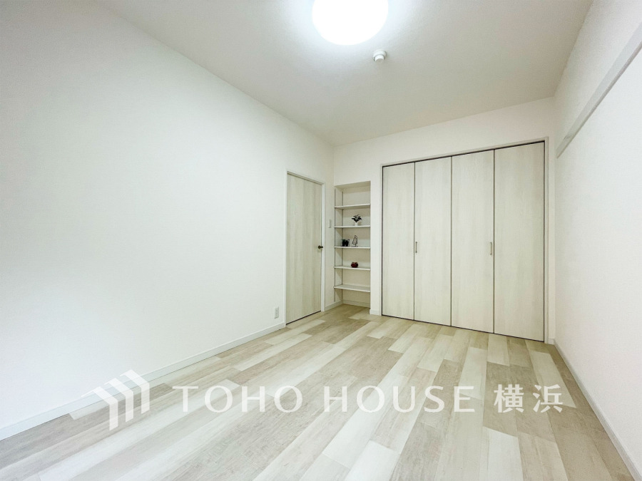 ゆとりと収納を確保した洋室。自分時間を充実させながら心豊かなひとときを過ごすための大切な空間です。
