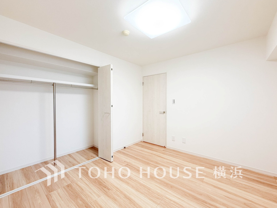 ゆとりと収納を確保した洋室。自分時間を充実させながら心豊かなひとときを過ごすための大切な空間です。
