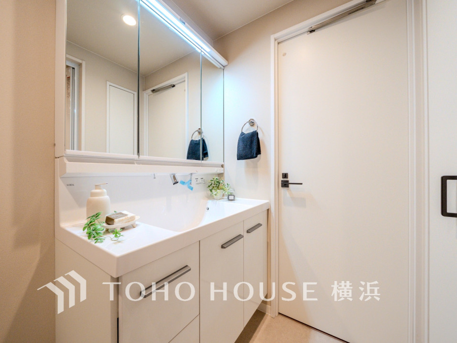 一日の始まりと終わりを心地よく演出してくれる、多彩な機能が備えられたパウダールーム。心地よいリフレッシュ空間です。