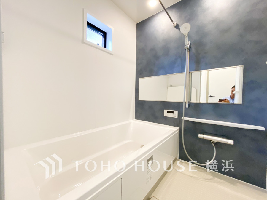 1日の疲れを取り心身を癒すことができる住まいの中のリラクゼーション空間、バスルーム。落ち着いた気分でお過ごし頂けるよう、シックなカラーで上質感を演出しました。