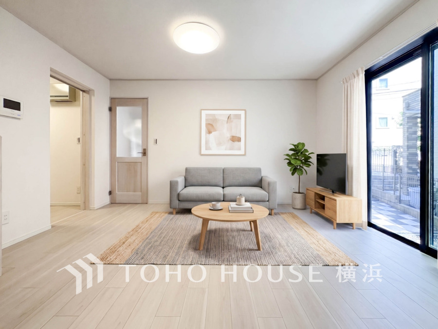 家族との何気ない日常を上質に。時を忘れるほど心地よく、ゲストも温かく迎え入れる快適なリビング。※生成AIによるイメージです。家具・小物は販売価格に含まれません。
