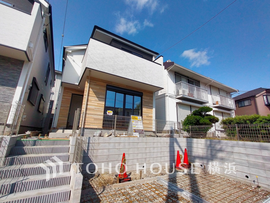 閑静な住宅街に佇む邸宅。ゆとりある住空間を確保した4LDKのお住まい。
