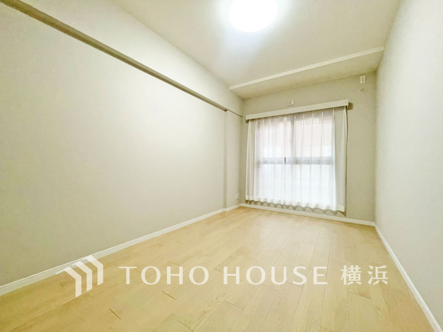 ゆとりと収納を確保した洋室。自分時間を充実させながら心豊かなひとときを過ごすための大切な空間です。
