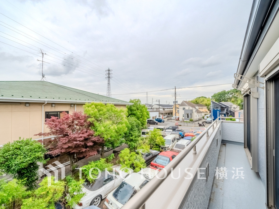 のびやかな眺望の広がる住環境。低層住宅が広がる街並みは、心地よい開放感が漂っています。
