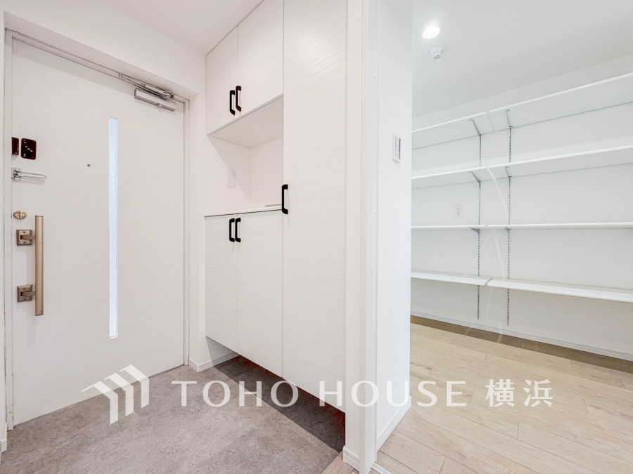 居住者の帰り、訪れる方を優しく迎え、やすらぎに満ちた生活空間を予感させる。健やかな暮らしを楽しめそう。