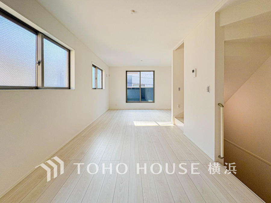 太陽の恵みを受けた明るい空間。吹きぬける風を感じながら爽やかで風通しの良い暮らしが叶います。
