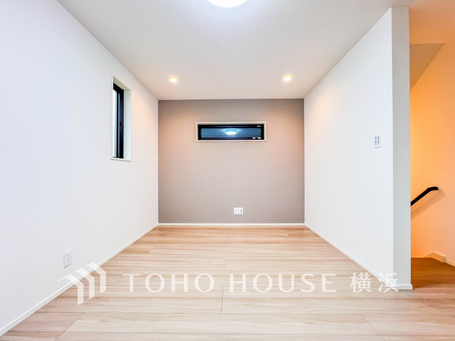 光と風が溢れる開放的なリビングダイニングには自然と家族みんなが集まってきます。明るく穏やかな空気の中で飲んだり、食べたり、笑ったり。