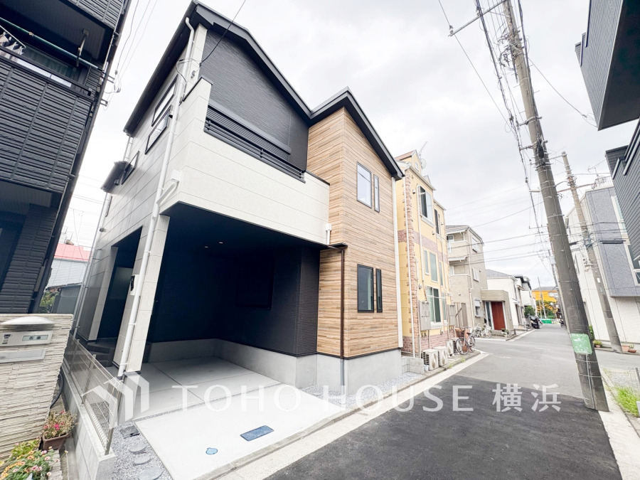 表現された空間は豊かな光と風を纏い、暮らしの時間を豊かにしてくれます。デザインされた空間と競い合うかのような充実した建物設備も家族の時間を彩ってくれることでしょう。