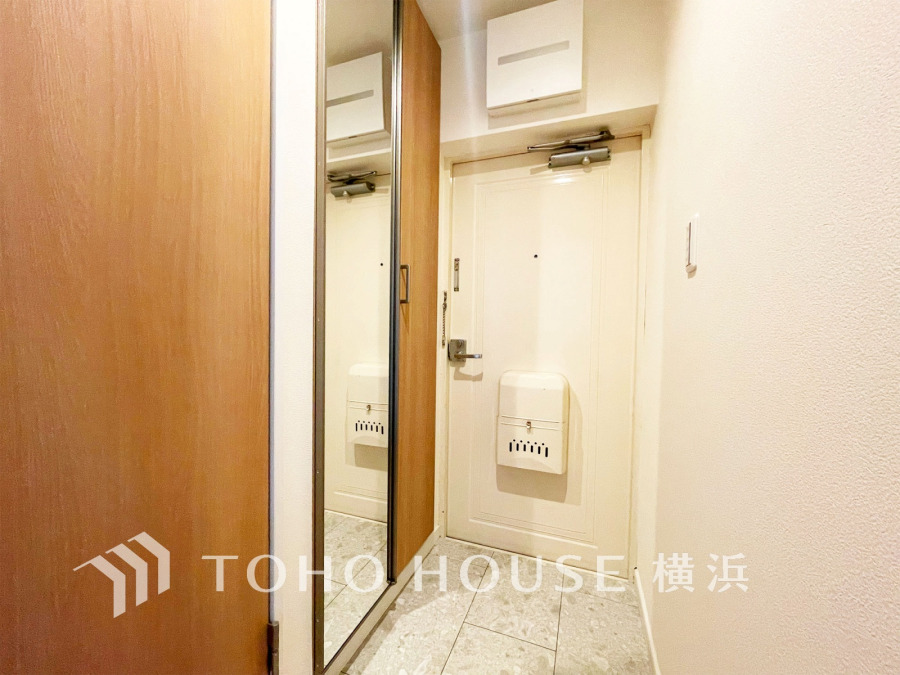 ご家族の帰り、訪れる方を優しく迎え、やすらぎに満ちた生活空間を予感させる。健やかな暮らしを楽しめそう。