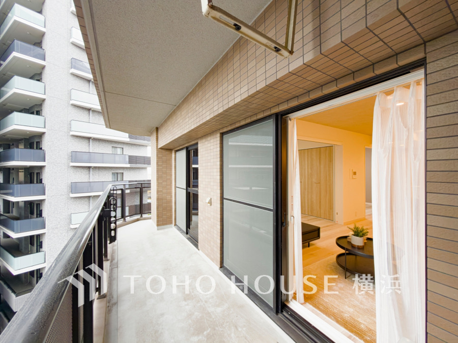 全室がバルコニーに面し、快適な光と風を取り込みます。