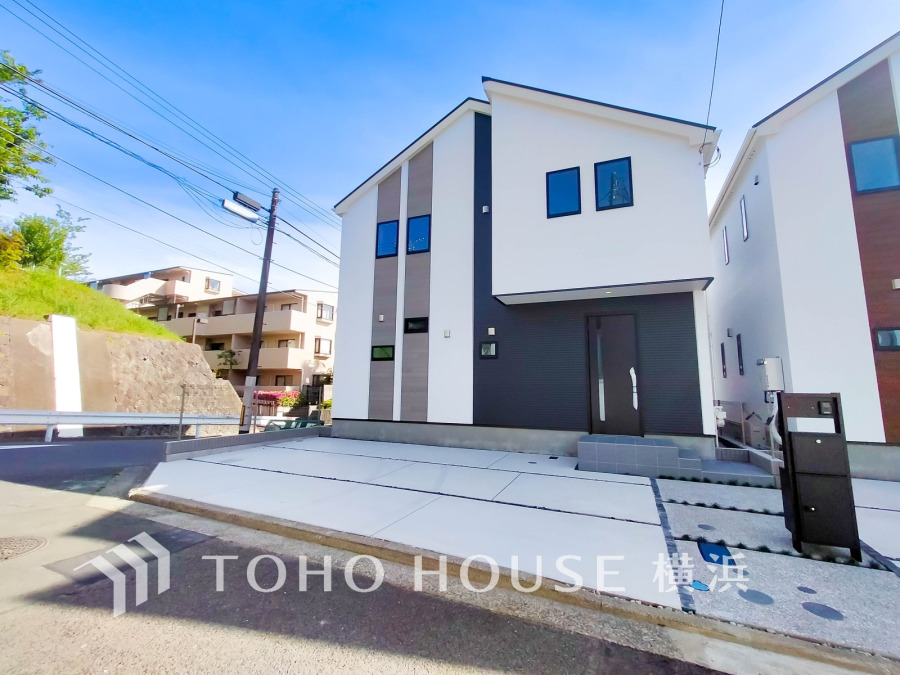 街に溶け合う美しい景観を生み出しているにも関わらず、採光や風通しを考えて設計された間取り。外観だけでなく、そこに住まうご家族の心地よさが最優先されますように。 