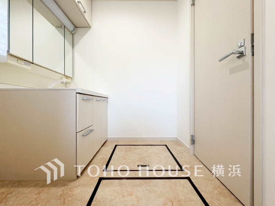 一日の始まりと終わりを心地よく演出してくれる、多彩な機能が備えられたパウダールーム。心地よいリフレッシュ空間です。