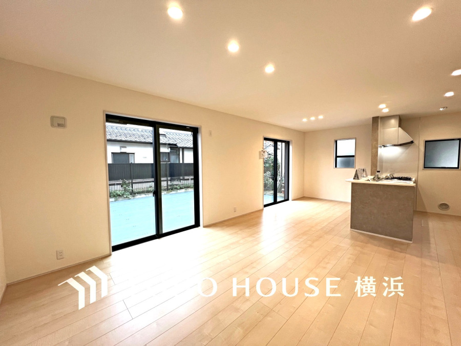 太陽の恵みを受けた明るい空間。吹きぬける風を感じながら爽やかで風通しの良い暮らしが叶います。
