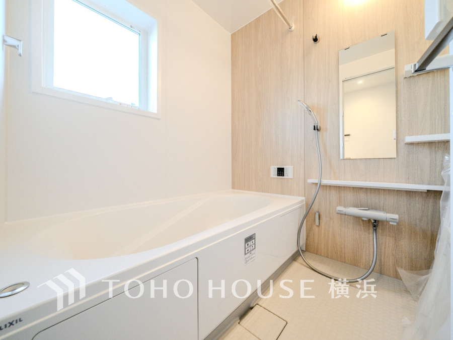 1日の疲れを取り心身を癒すことができる住まいの中のリラクゼーション空間、バスルーム。心からゆったりと寛いでいただけるよう、ゆとりのスペースを確保しています。