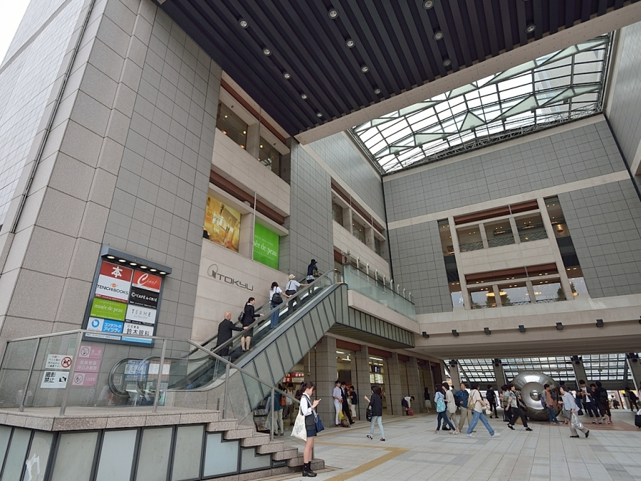 東急百貨店 日吉店　約700ｍ