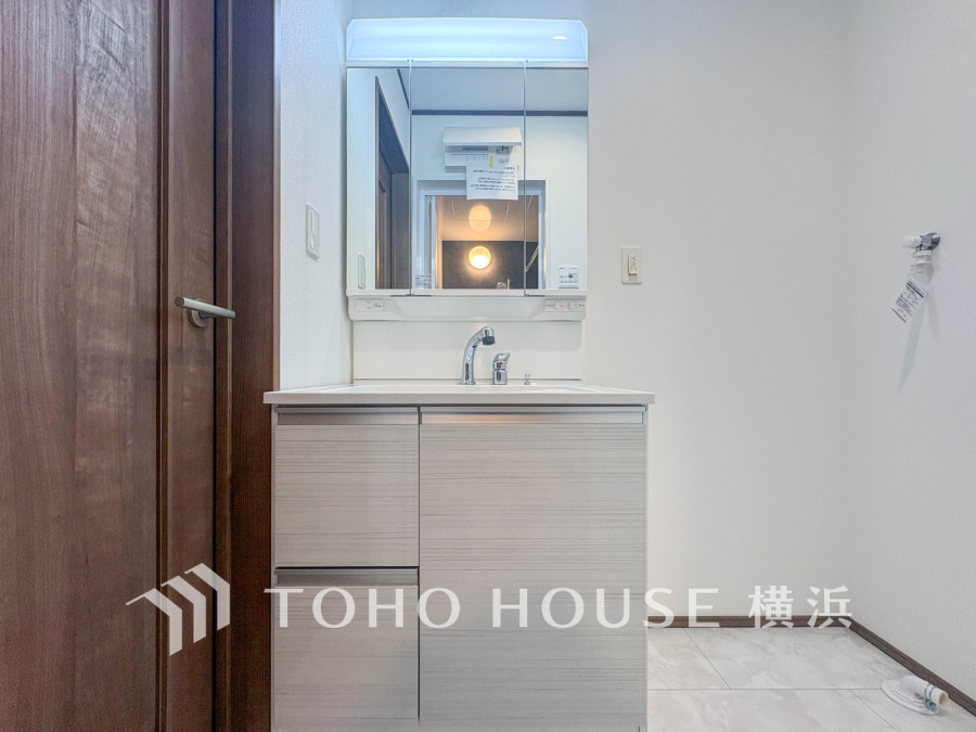 一日の始まりと終わりを心地よく演出してくれる、多彩な機能が備えられたパウダールーム。心地よいリフレッシュ空間です。