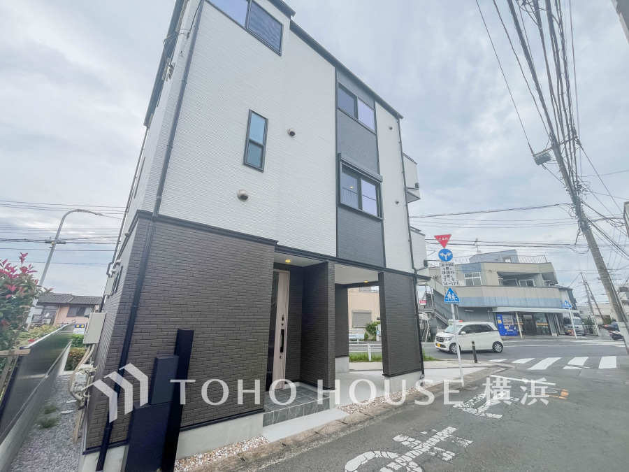 爽やかな青空の下に贅沢なほどに降り注ぐ陽光、豊かな居住性と、クオリティが見事に調和した住空間は、住まうことの喜びを感じさせてくれます
