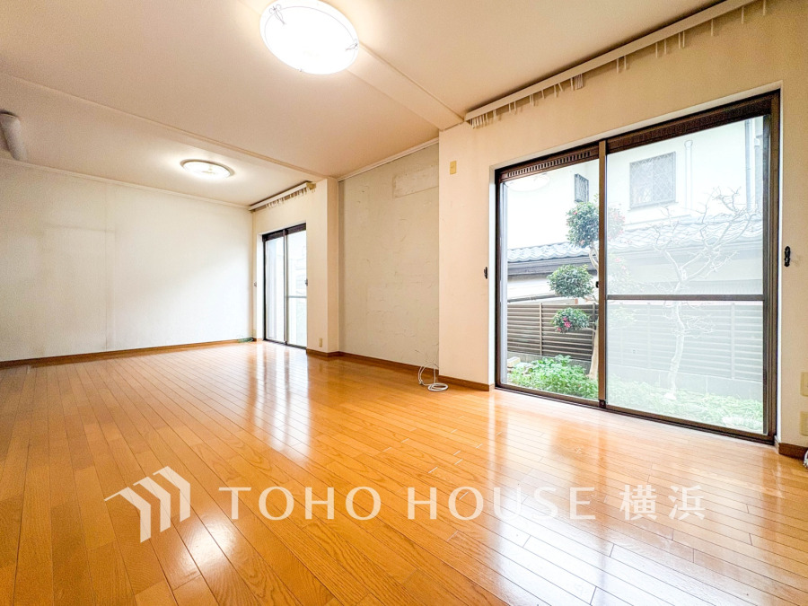 太陽の恵みを受けた明るい空間。吹きぬける風を感じながら爽やかで風通しの良い暮らしが叶います。
