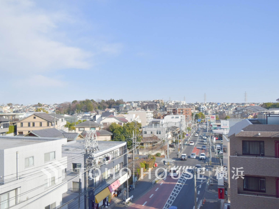 開放感があり、遮るものもなく気持ちのいい景色が広がります。お部屋にも爽やかな風と暖かく柔らかな日差しが差し込み、毎日の暮らしを豊かに彩ります。