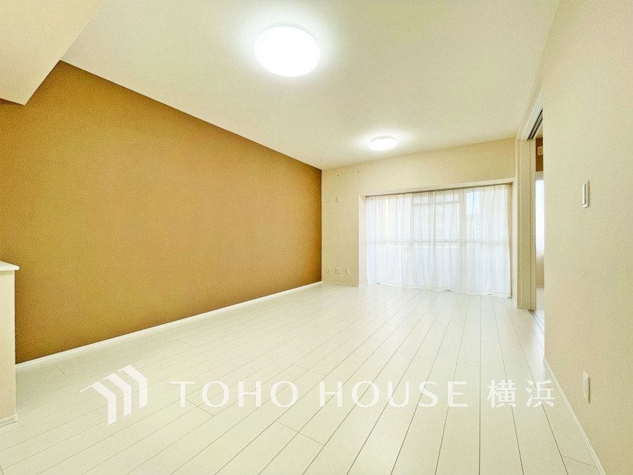 太陽の恵みを受けた明るい空間。吹きぬける風を感じながら爽やかで風通しの良い暮らしが叶います。
