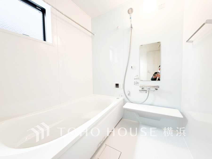 掃除のしやすさ・収納の便利さなど、おふろを使う人、お手入れする人、みんなにとっての「しあわせ性能」を追求したバスルームを採用いたしました。