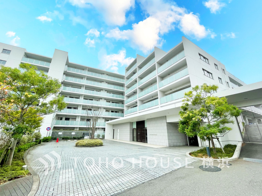 総戸数120戸の大規模マンション。マンション内は清潔感があり、行き届いた管理体制がうかがえます。