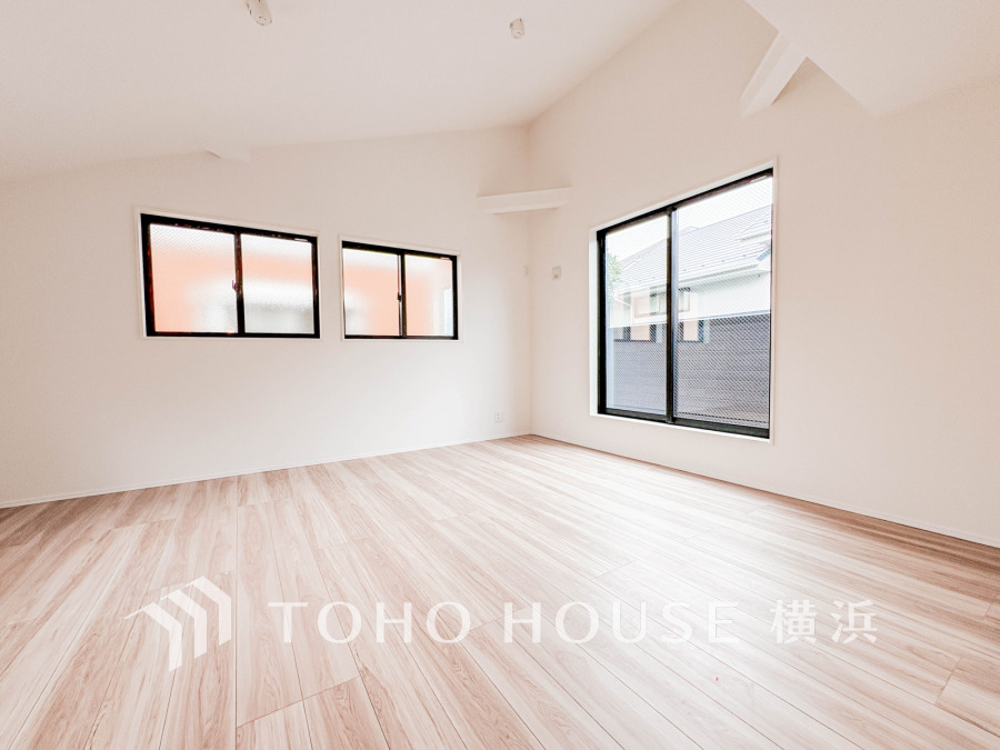 一日の中で多くの時間を過ごすことになる住まいだからこそ、いつも穏やかな空間であるように心掛けています。構成する建材などへの配慮が、住まう方の健康を守ります。