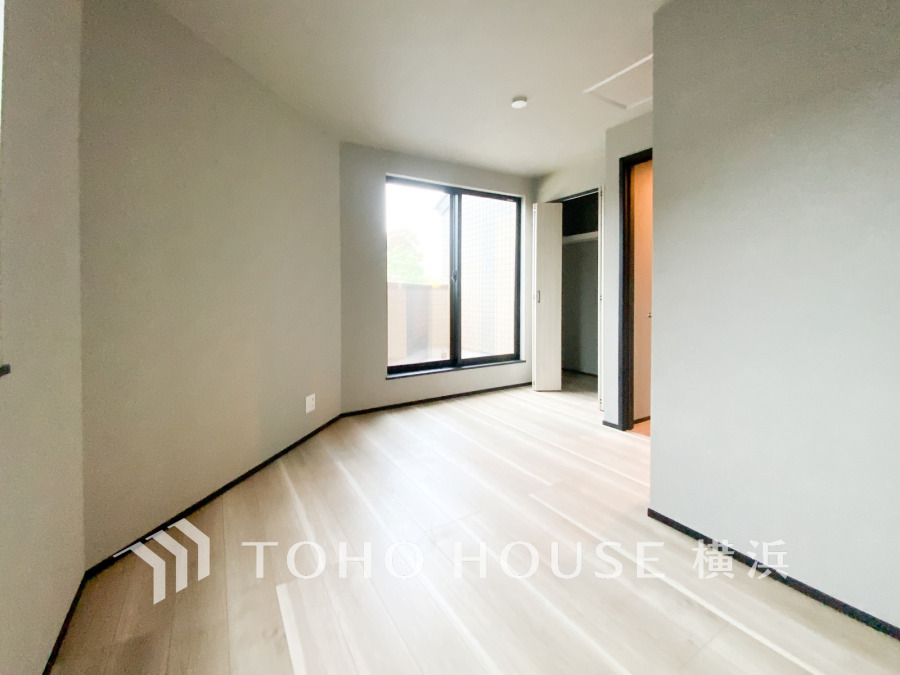 穏やかな寛ぎを届ける上質仕様のゆとりあるお部屋。自分時間を充実させながら心豊かにできるプライベート空間。