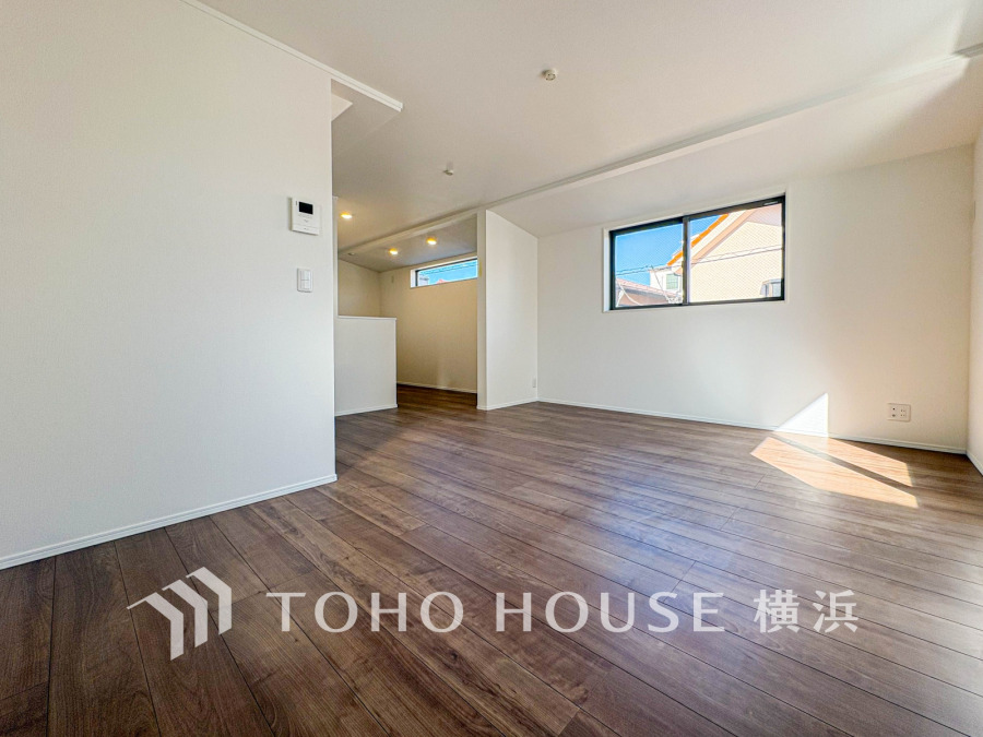 一日の中で多くの時間を過ごすことになる住まいだからこそ、いつも穏やかな空間であるように心掛けています。構成する建材などへの配慮が、住まう方の健康を守ります。