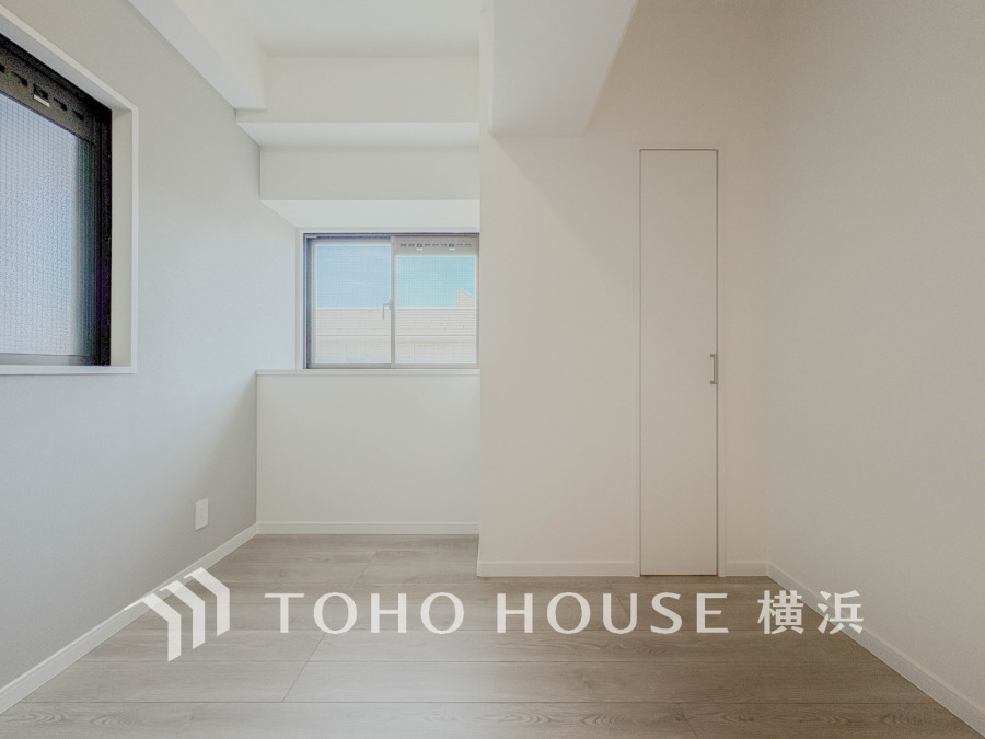 大きな窓からは快適な光を取り入れ、通気性能を上げる事で居心地の良い空間を演出します。多くの時間を過ごす住まいだからこそ、いつも快適な場所であるように心掛けています。