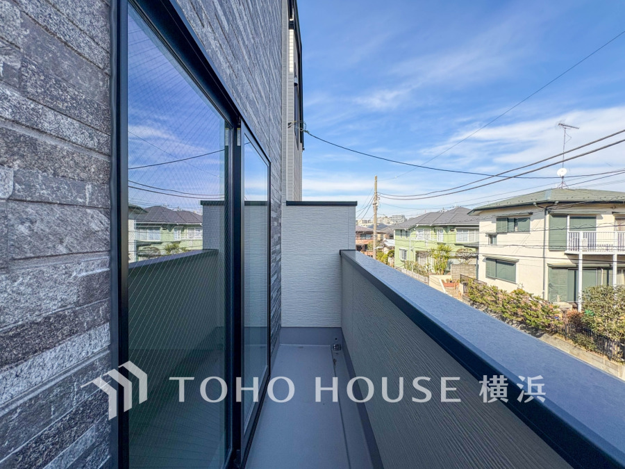 太陽に愛された邸は、陽当り・通風に優れた魅力的で快適さを追求した邸宅でした。ここに住むからこそ意味がある。