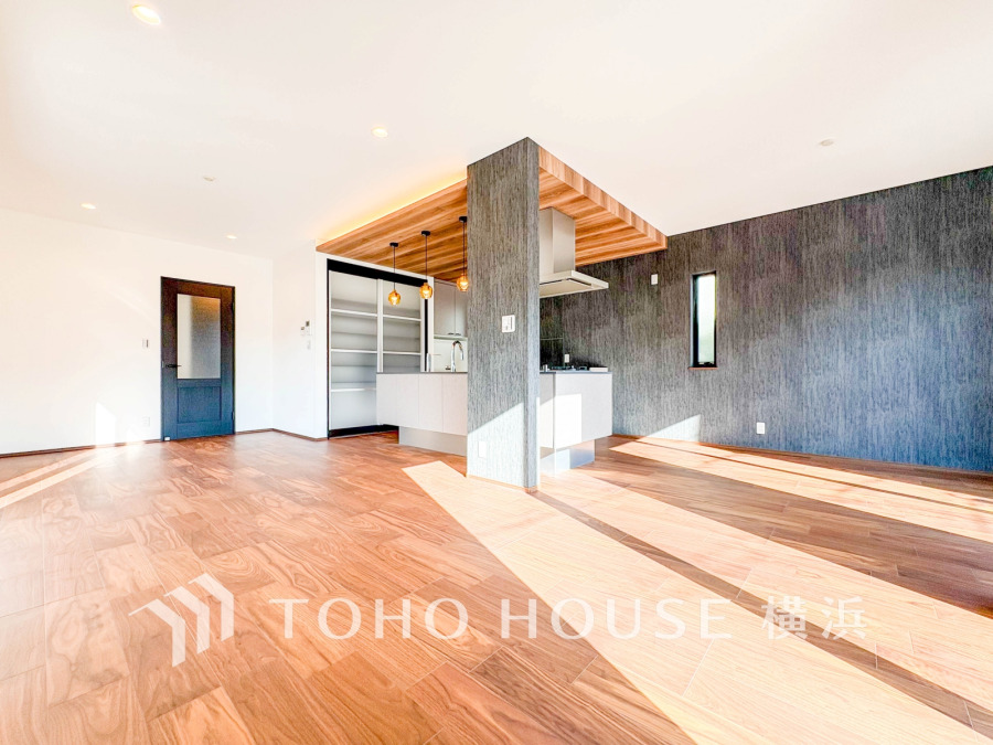 開放感と居住性を満たしてくれる間取り設計。デザインされたおしゃれな空間
