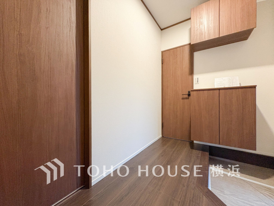 居住者の帰り、訪れる方を優しく迎え、やすらぎに満ちた生活空間を予感させる。健やかな暮らしを楽しめそう。