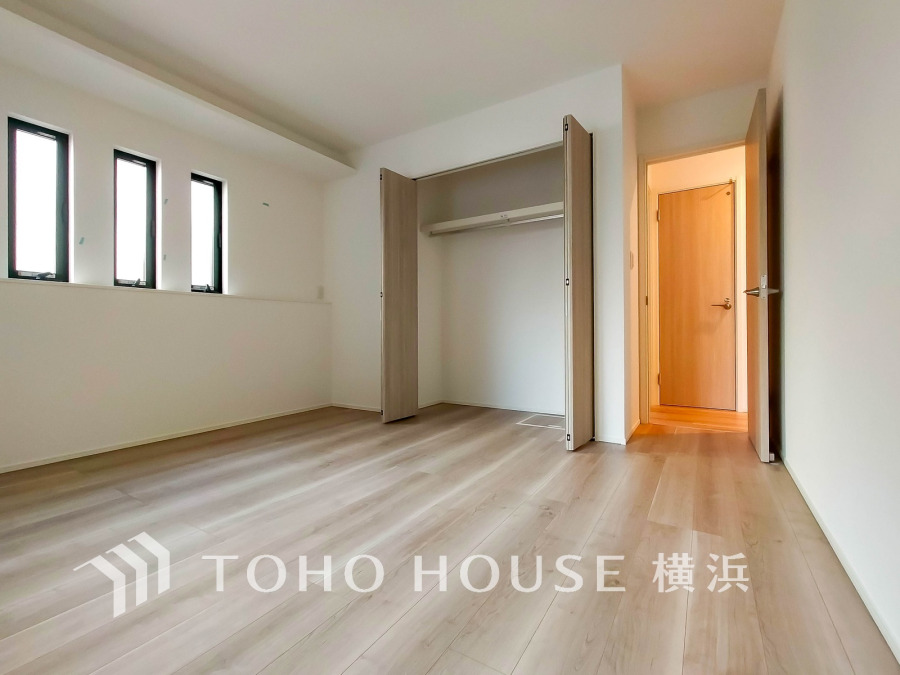 穏やかな寛ぎを届ける上質仕様のゆとりあるお部屋。自分時間を充実させながら心豊かにできるプライベート空間。